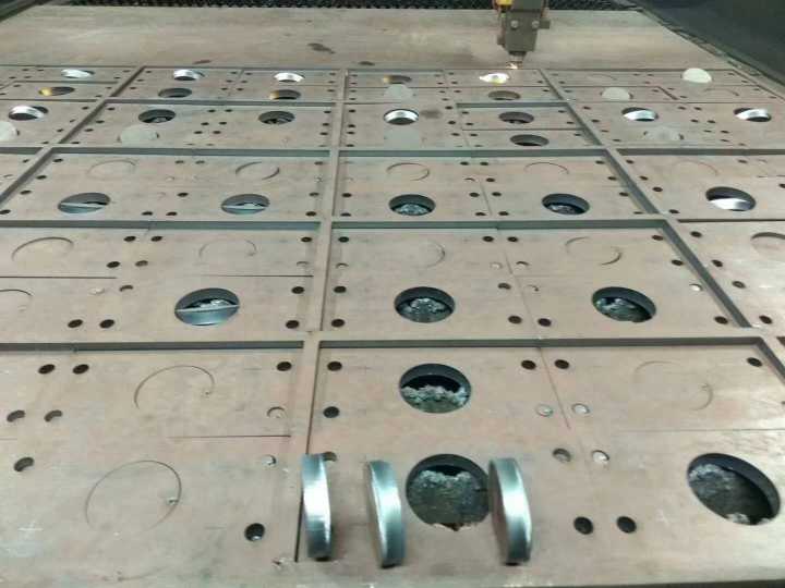 激光切割加工电梯钣金